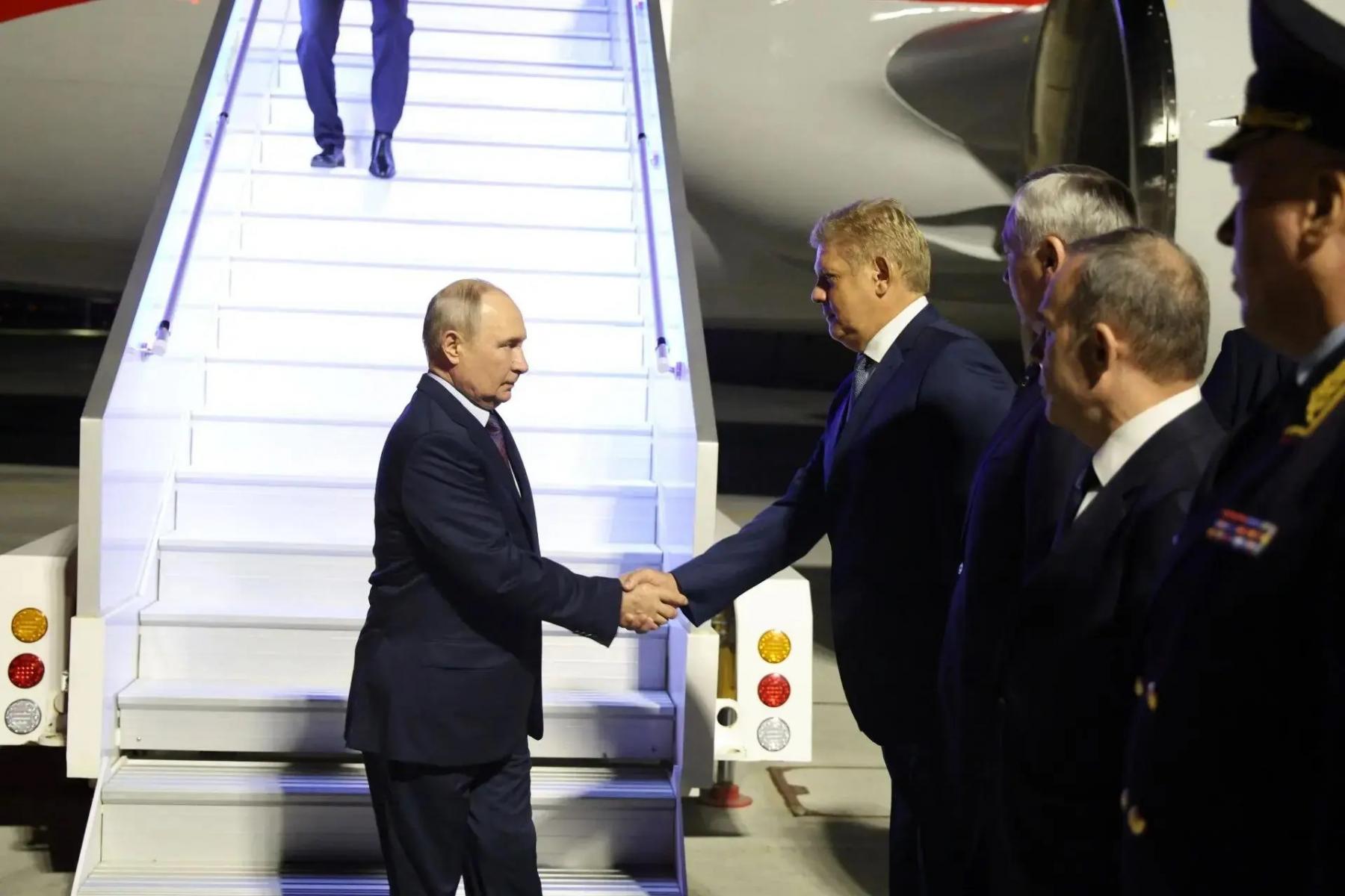 Фото Путин прибыл в Новосибирск 11 августа. Онлайн-хроника 3 - Сиб.ФМ Фото Путин прибыл в Новосибирск 11 августа. Онлайн-хроника 3